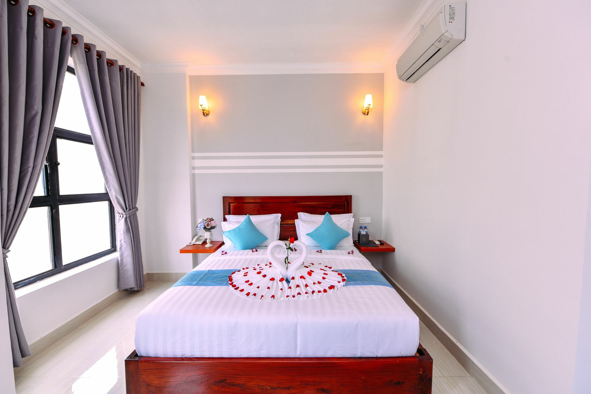 Sky Palace Boutique Hotel Баттамбанг Екстер'єр фото